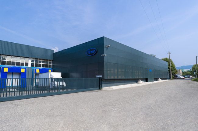 Azienda Produttrice Macchinari Da Taglio Per Stampa 22